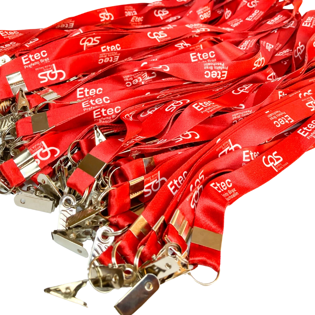 Cordões vermelhos personalizados da Etec com logotipos brancos e clips jacaré metálicos resistentes.