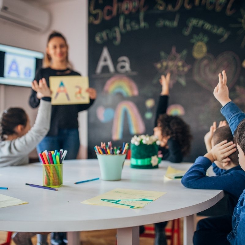 Orçamento 4 Crachás e credenciais personalizados para instituições de ensino
