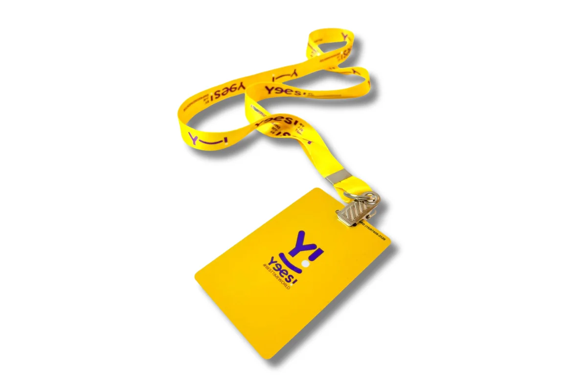 Orçamento 7 Crachá de PVC personalizado com cordão e clipe jacaré, para identificação de funcionários